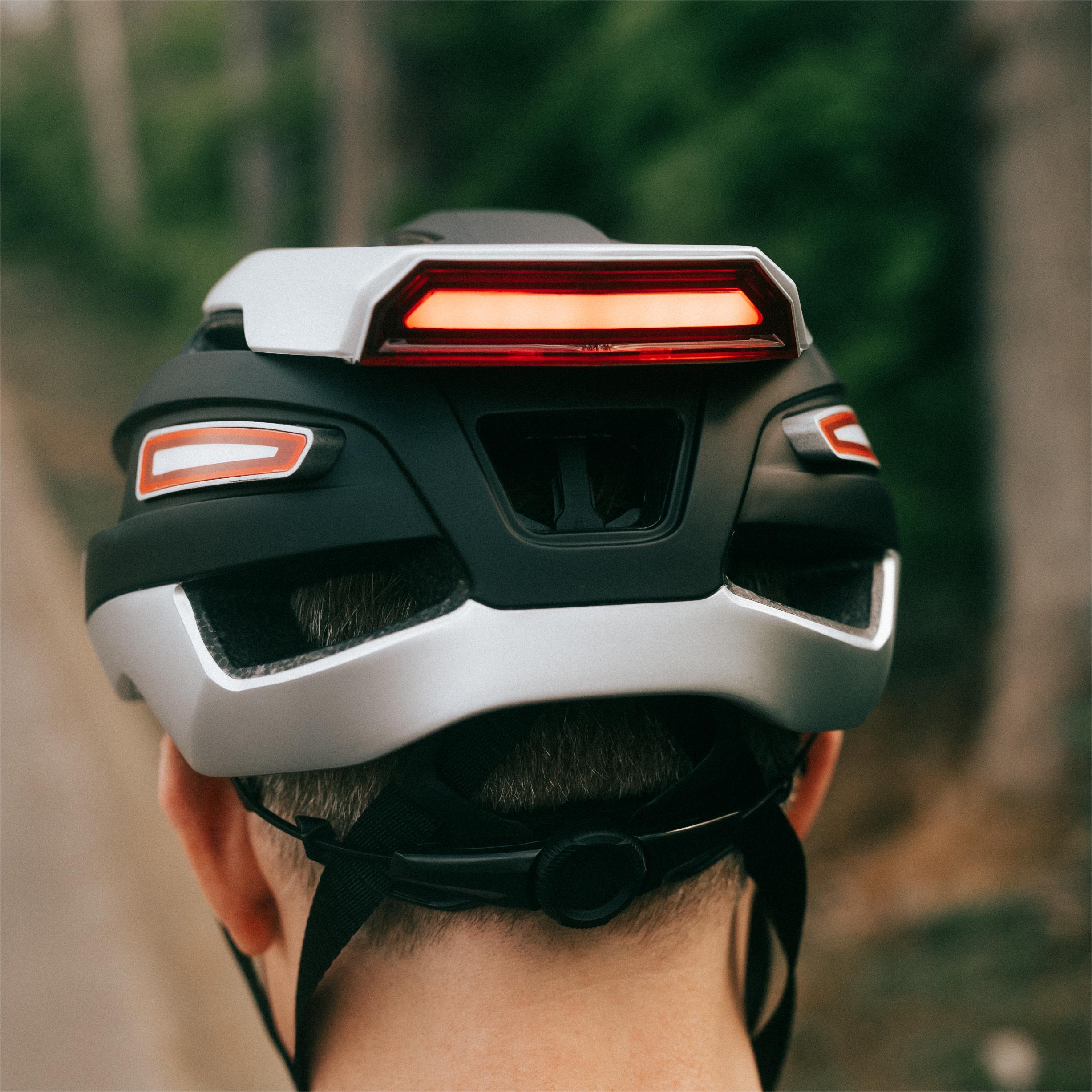 Casco da Corsa Intelligente PVY